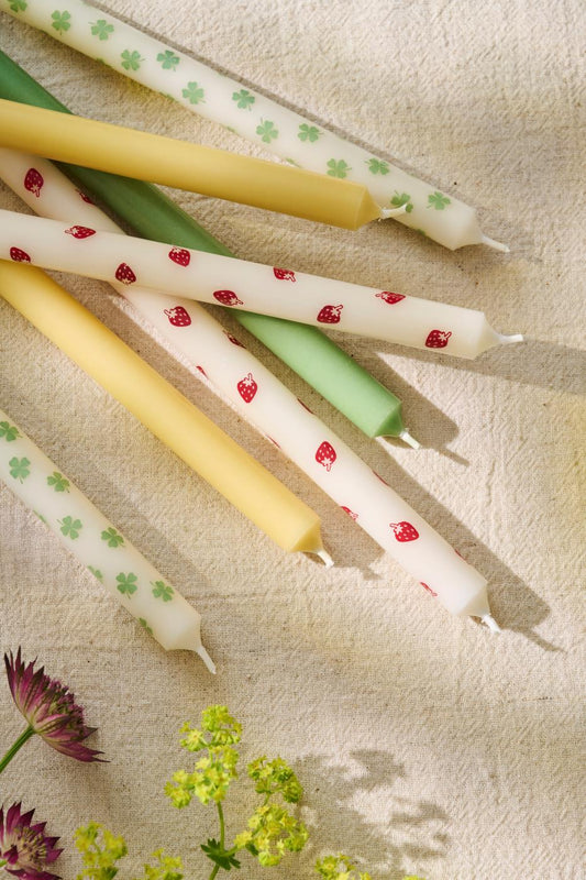 Dünne hohe Kerze green Tea Ø:1,3 H:20 Nordisches Umweltzeichen