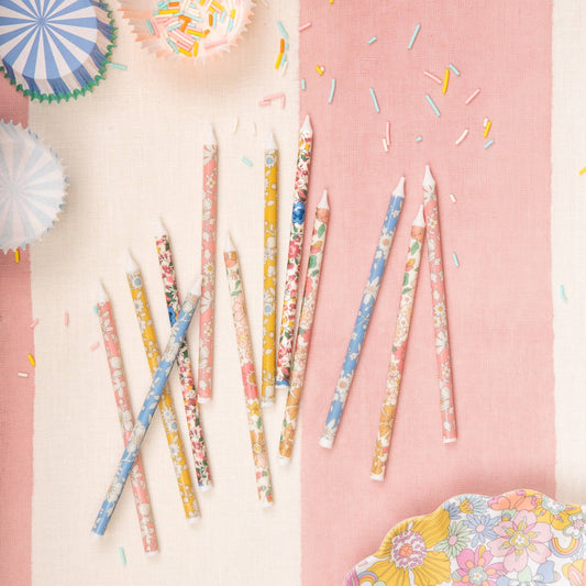 Meri Meri x Liberty Geburtstagskerzen mit gemischtem Blumenmuster