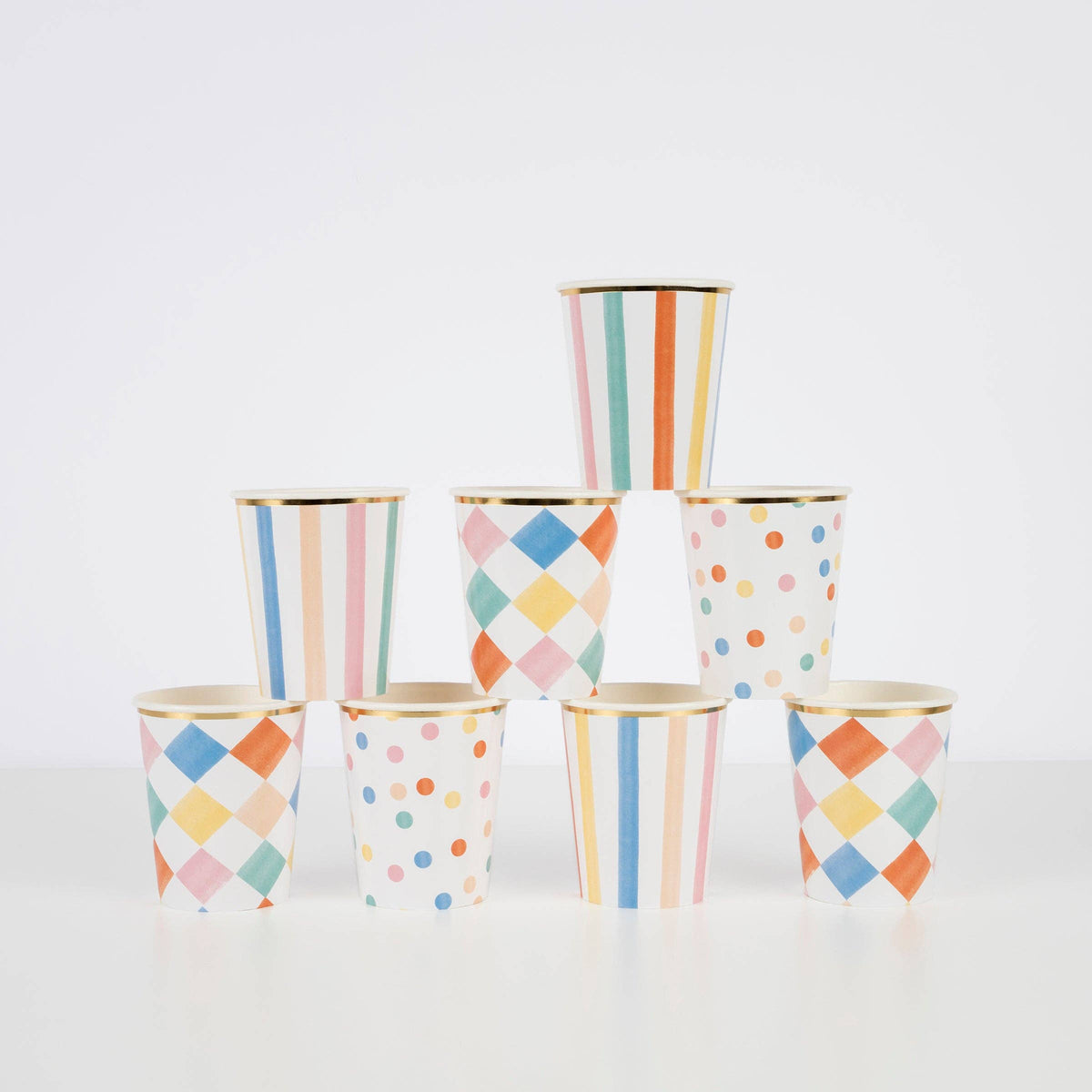 Bunte Musterbecher