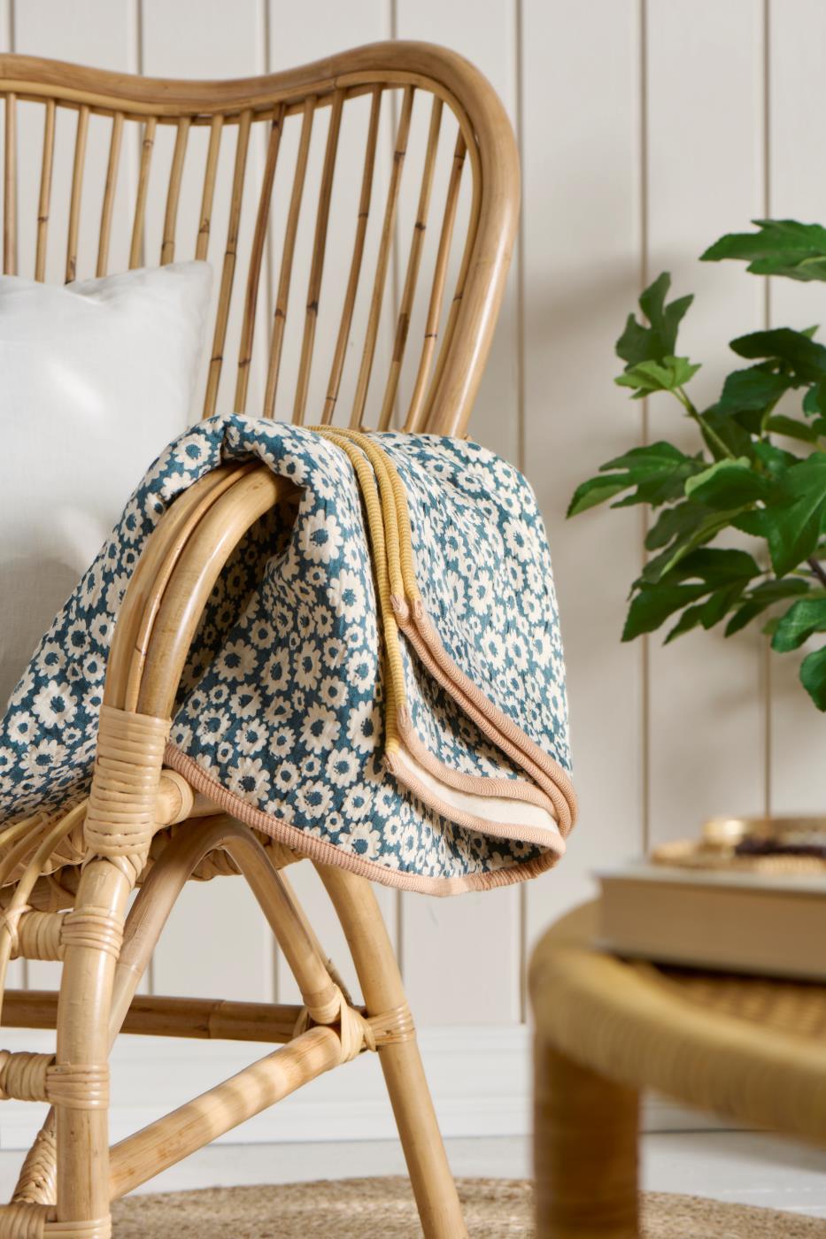 Plaid Vigga m/petrol Druck doppelt gewebt, Rückseite neutral