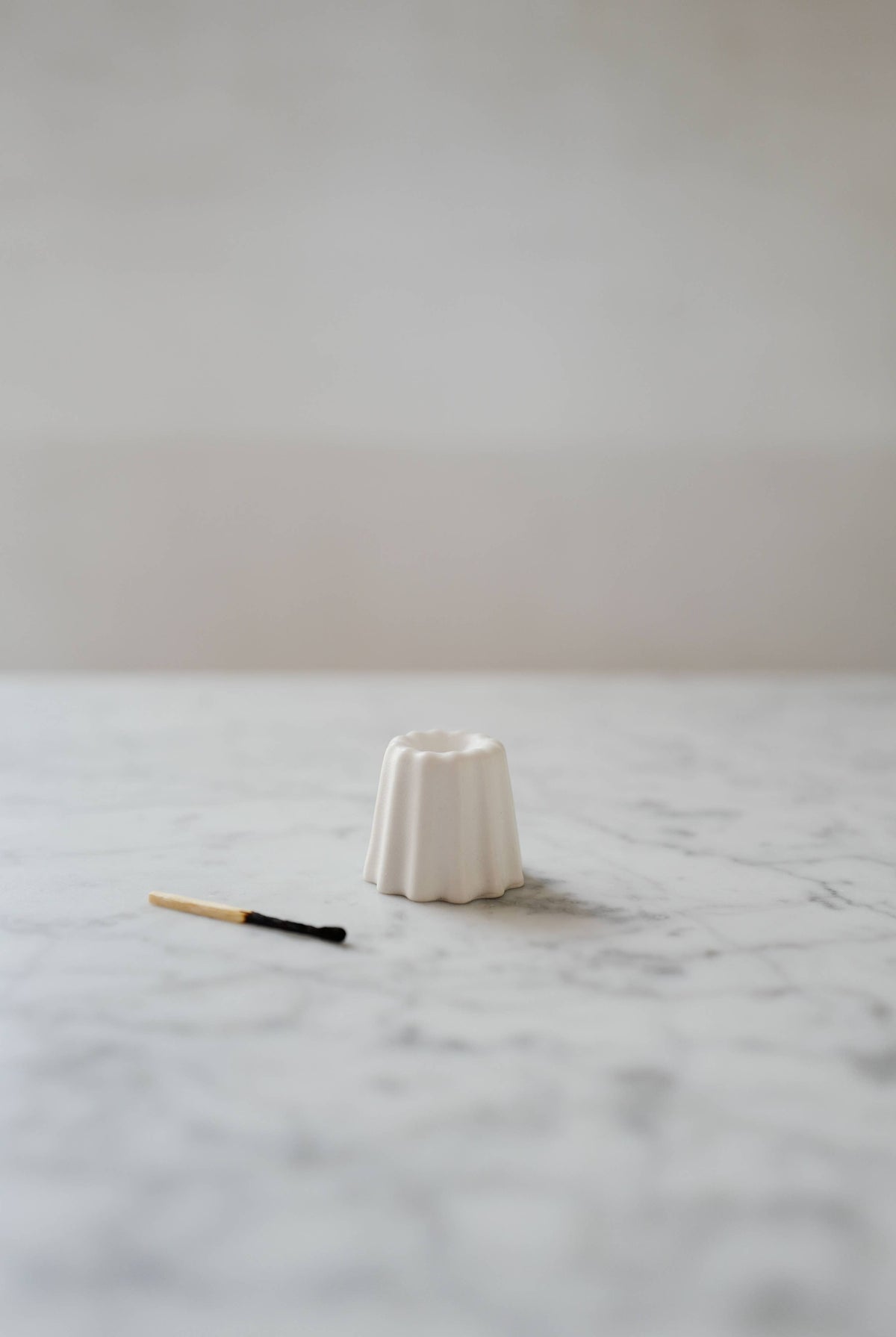 Kerzenhalter aus Porzellan