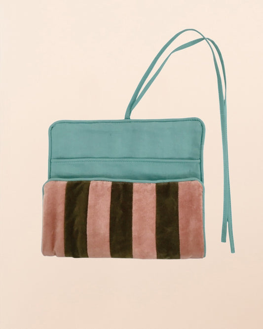 C-Pouch aus gestreiftem Samt diverse Farben