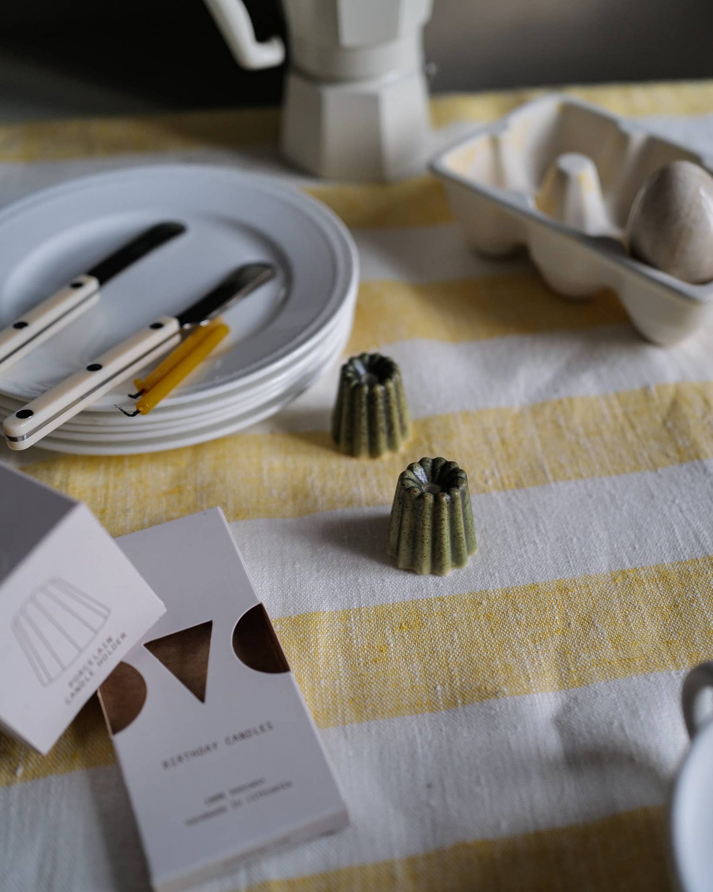 Kerzenhalter aus Porzellan