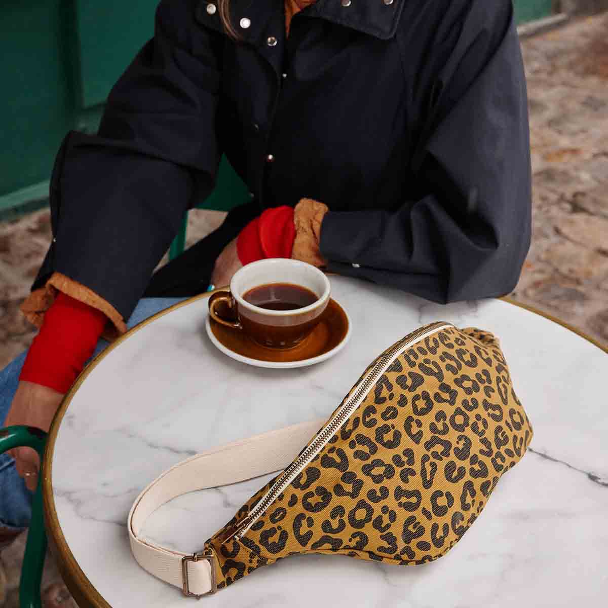 Damen-Bauchtasche Graou Caramel mit Leopardenmuster