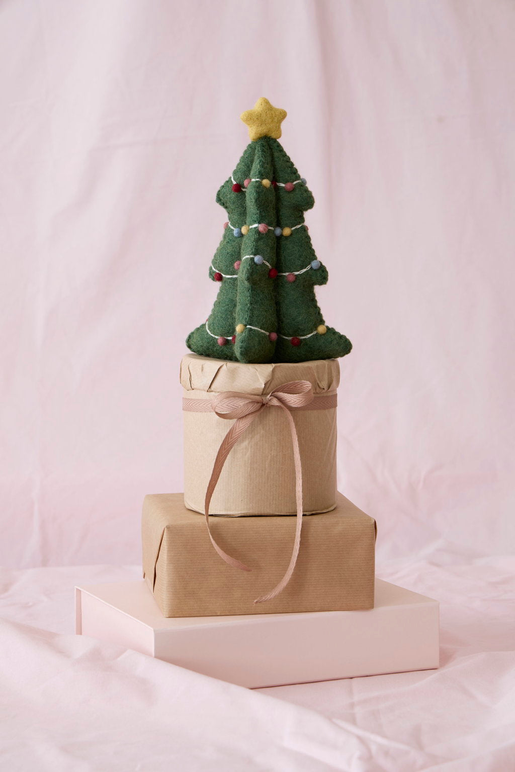 Weihnachtsbaum mit Girlande