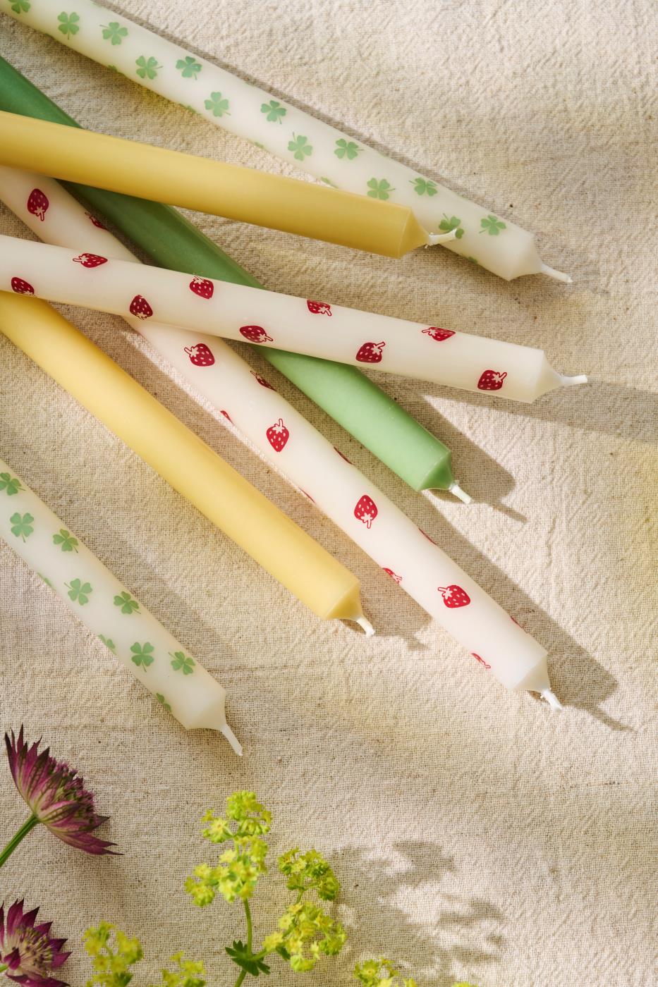 Dünne hohe Kerze green Tea Ø:1,3 H:20 Nordisches Umweltzeichen