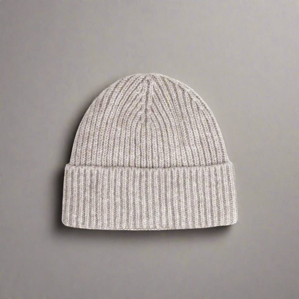 KLUE Soft Beanie in Beige – Weiche, nachhaltige Mütze aus recyceltem Acryl