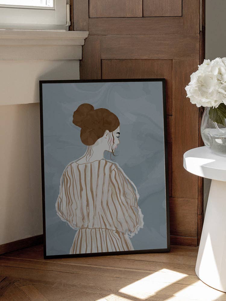 Frau von hinten in gestreifter Bluse Kunstdruck – Minimalistisch modern