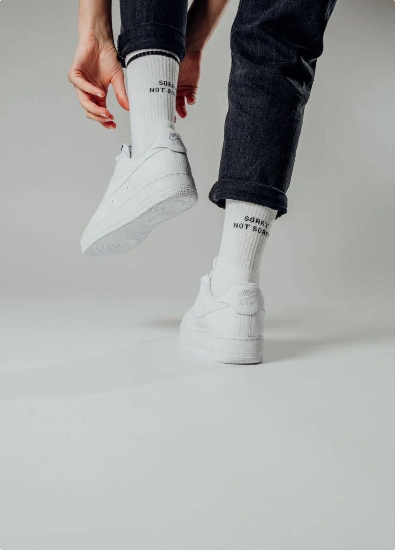 SORRY NOT SORRY SOCKEN