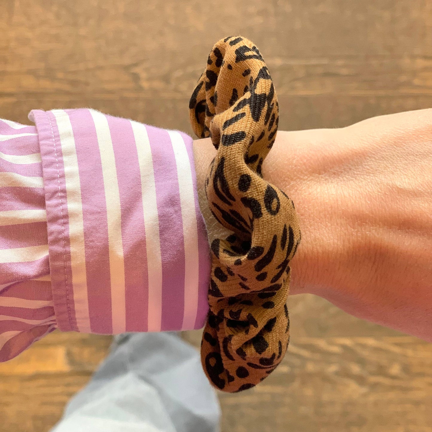 Haargummi mit Leopardenmuster – Braun