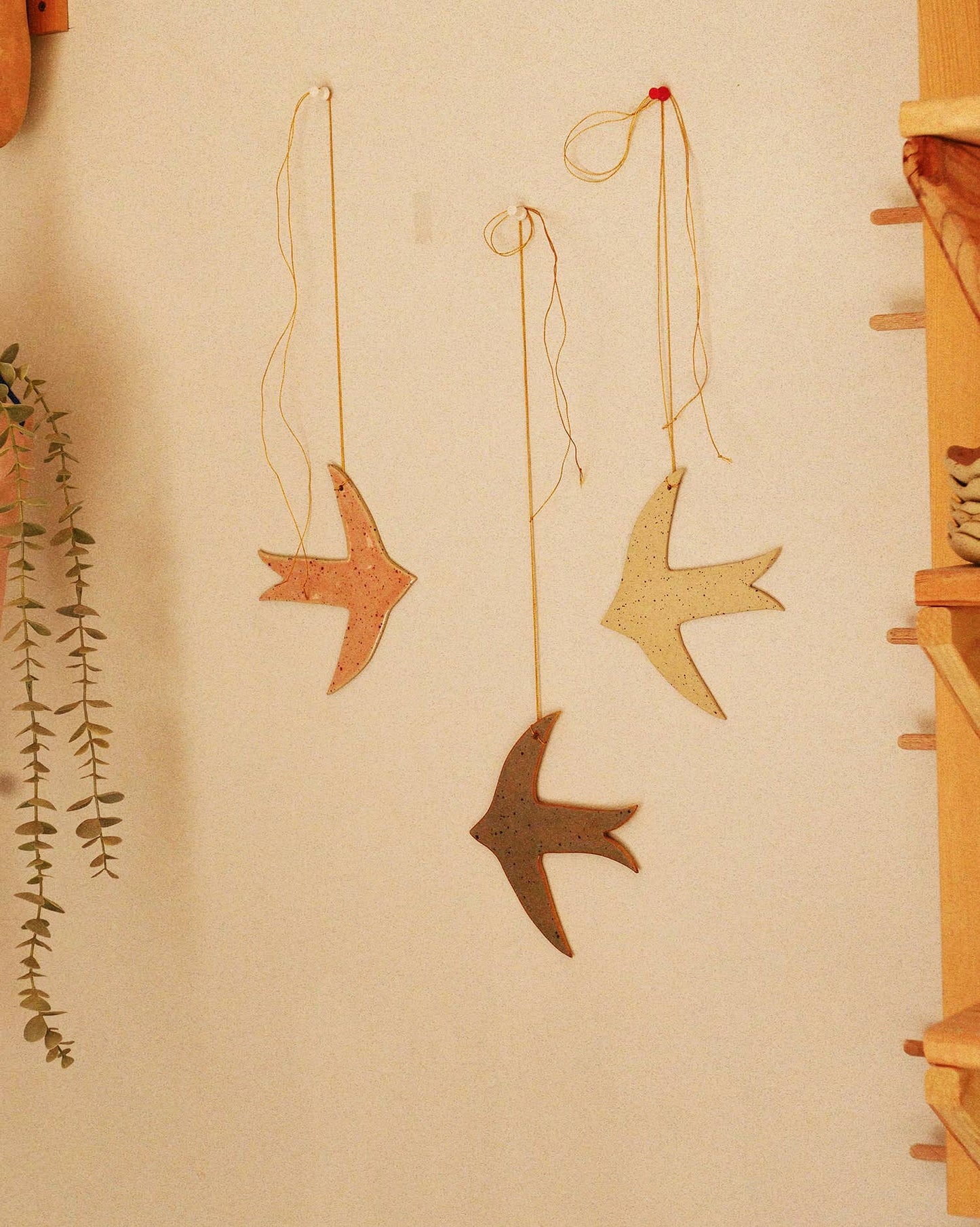 Keramische Schwalben