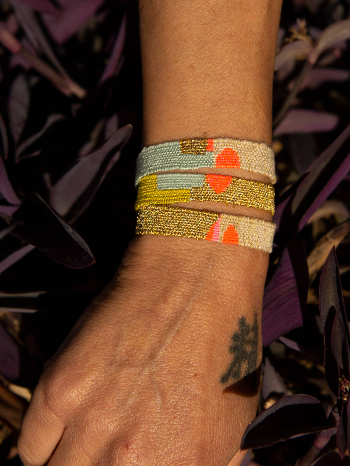 Ibiza #127 Perfektes, saisonloses Armband aus feinen Garnen