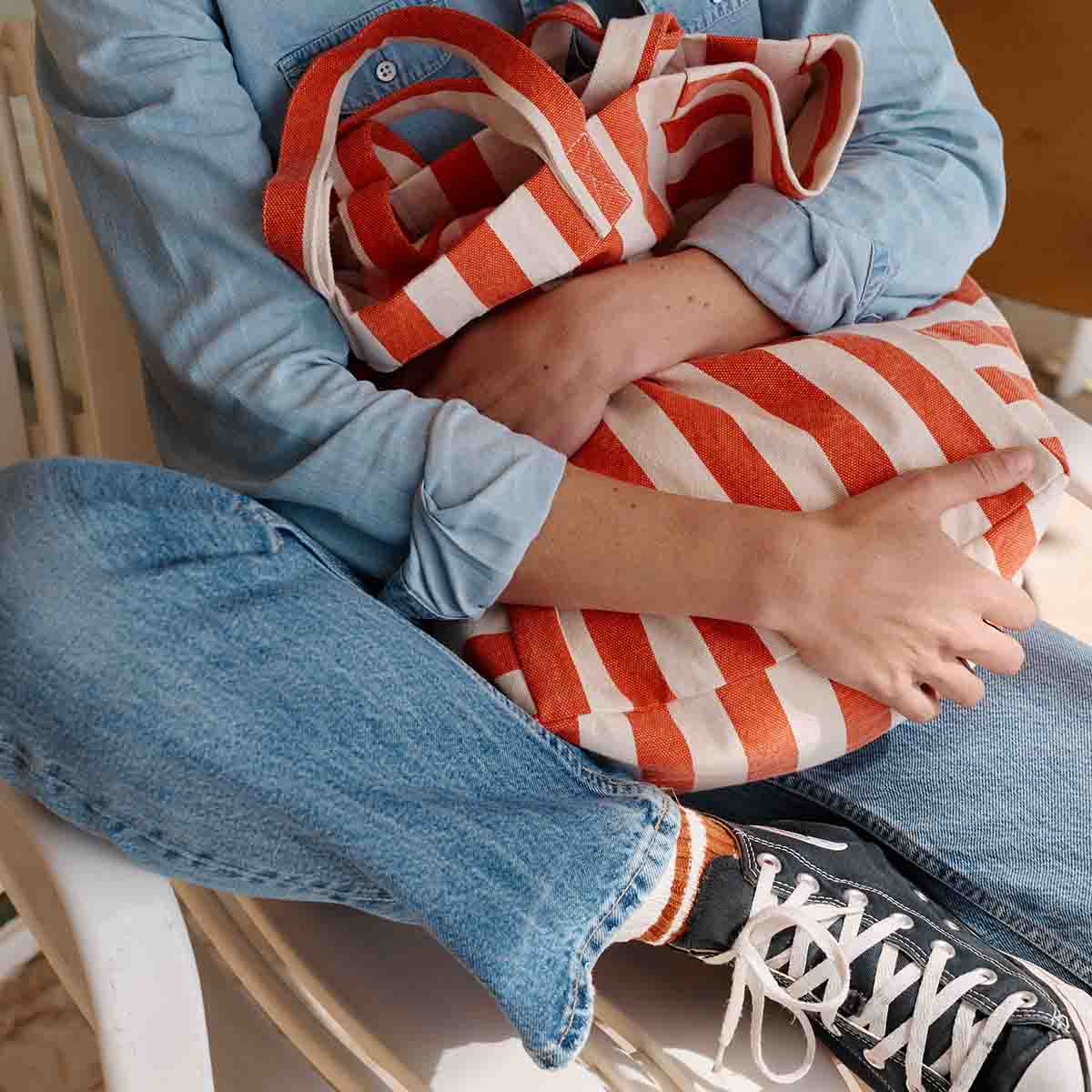 ELISABETH STREIFEN TASCHE GRAUBEIGE / TOMATE