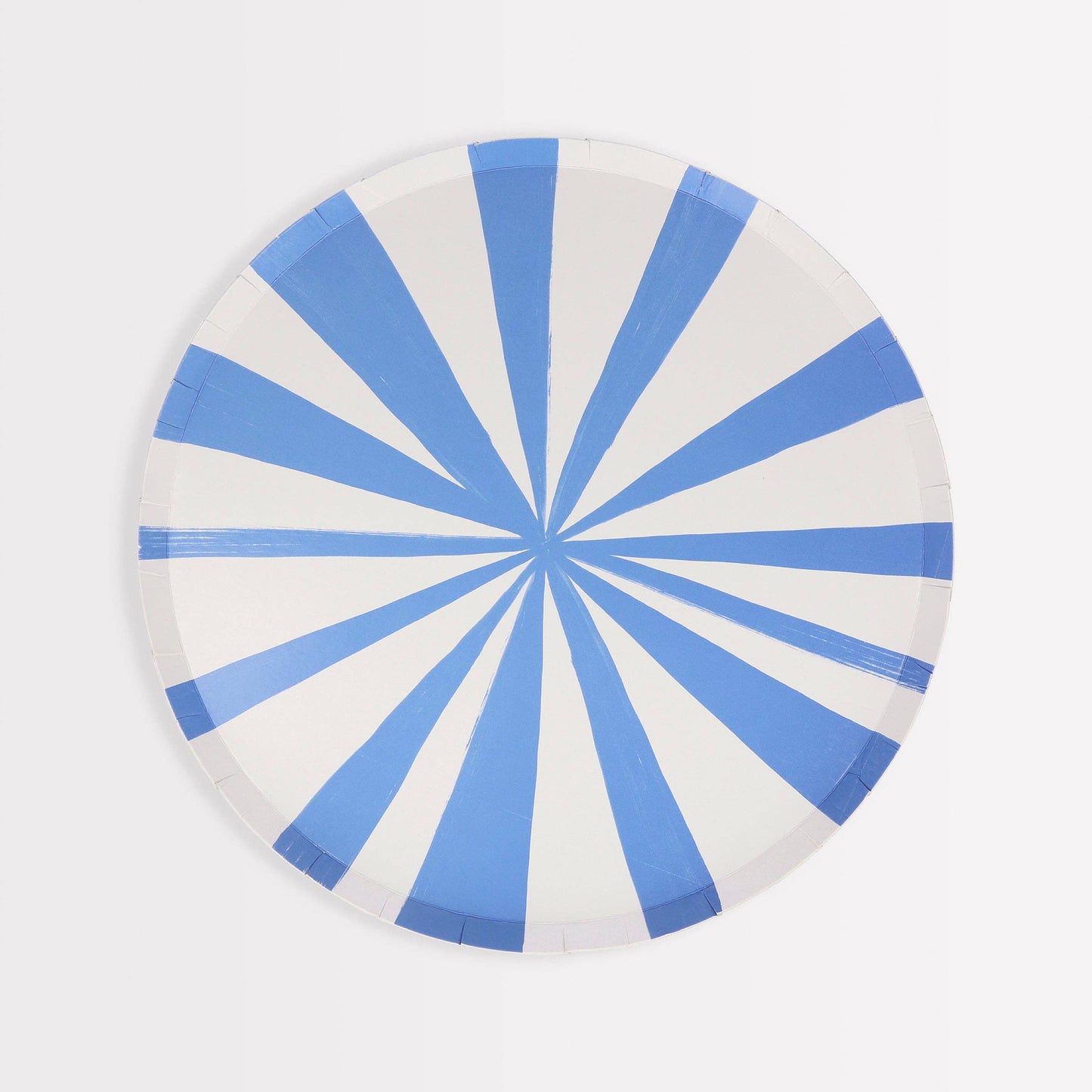 Gemusterte Teller mit Streifenrand