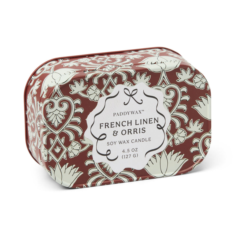 Cherie Duftkerze in bedruckter Dose (127 g) – Karmesinrot & Creme – Französisches Leinen & Iris