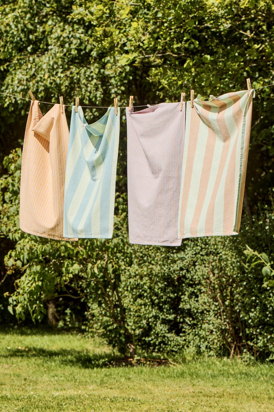 Geschirrtuch Linea m/lila und rustikbraunen schmalen Streifen