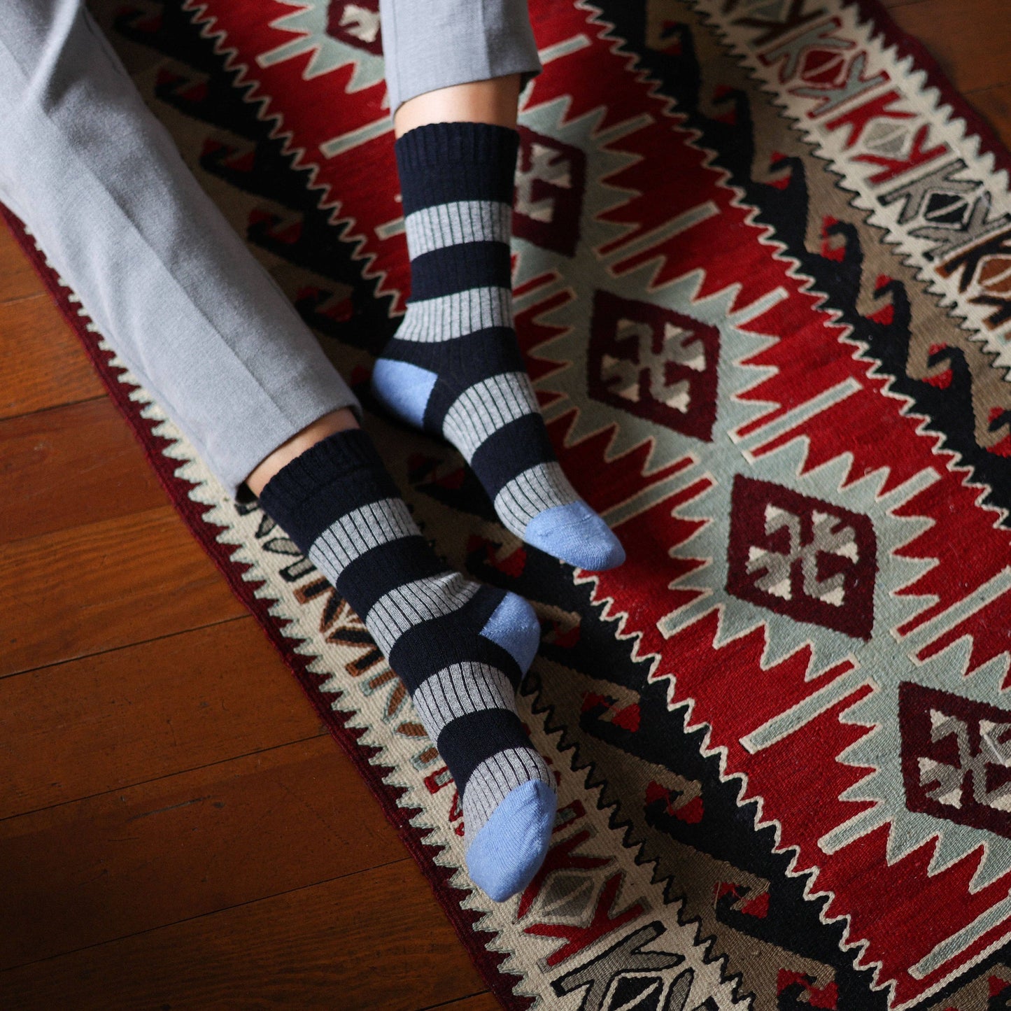 KLUE Merinowollsocken mit Streifen | Marineblau und Grau
