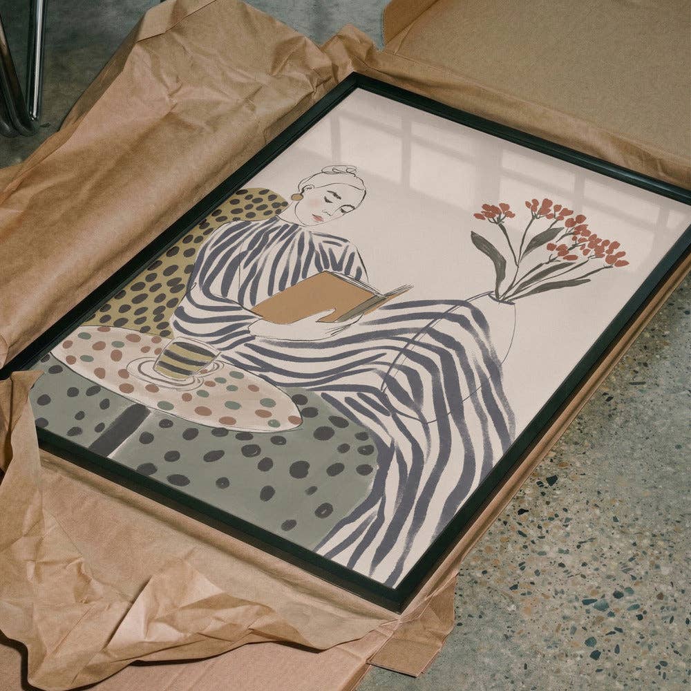 Kunstdruck „Chic Woman Reading“ – malerische Editorial-Deko