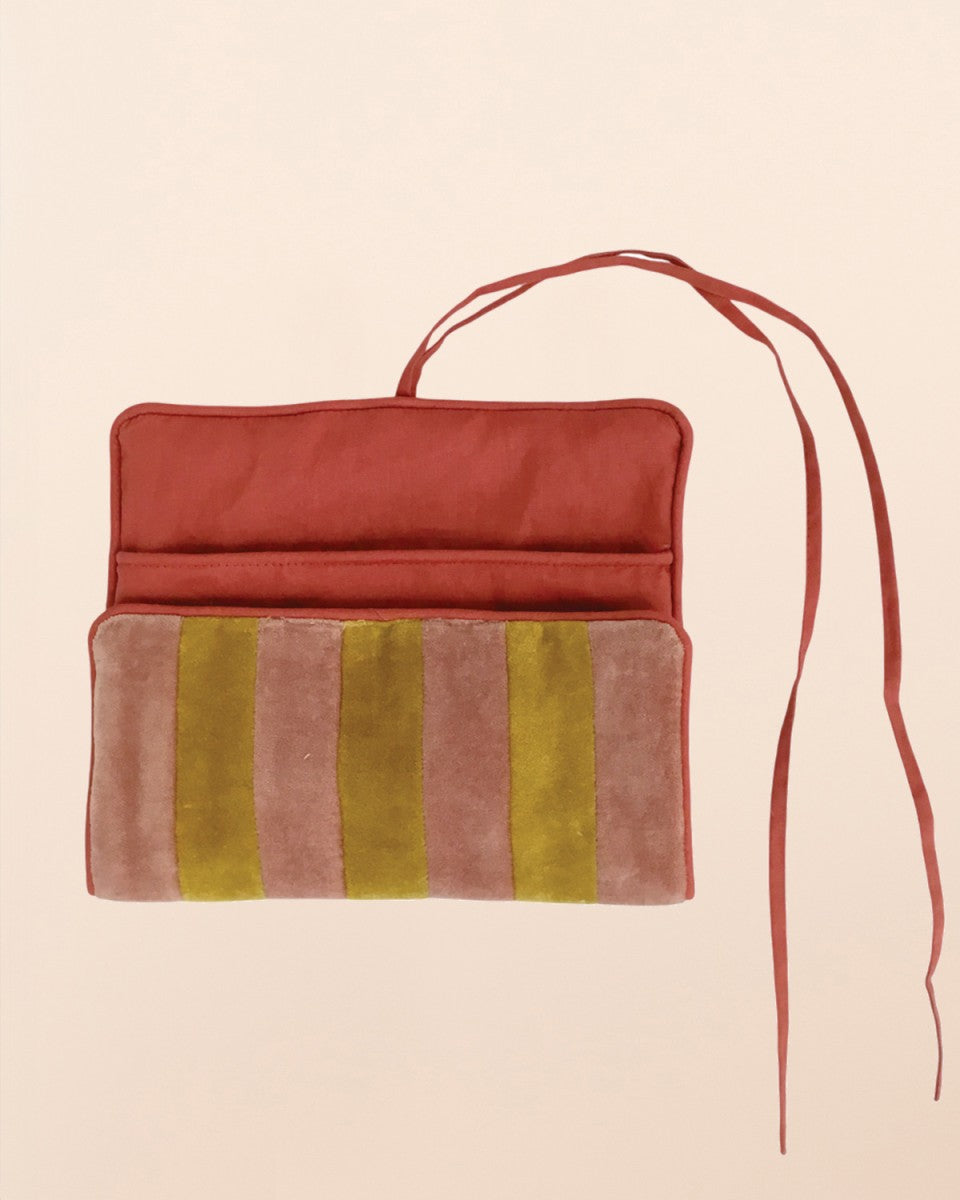 C-Pouch aus gestreiftem Samt diverse Farben