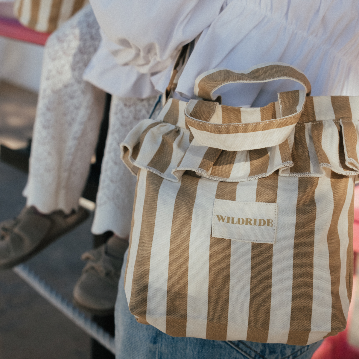 Mini-Rüschen-Tasche, Beige gestreift
