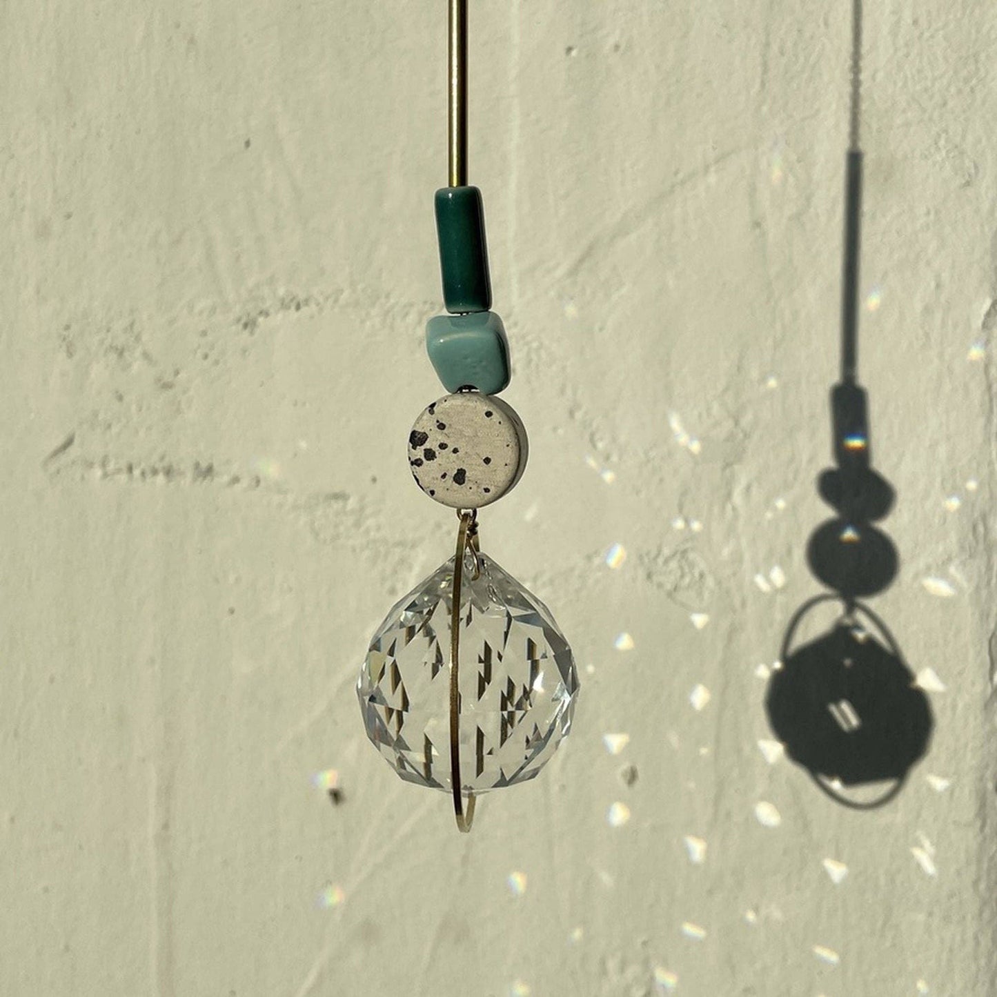 Suncatcher DISC/ hellblau / Lichtfänger / Fensterkristall  / Prisma